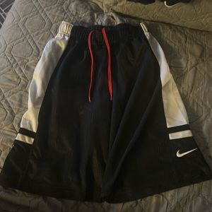 Boys Nike shirt size 10/12